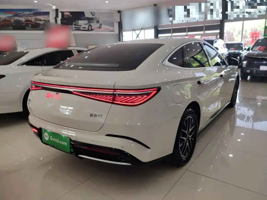 BYD Seal 07 DM-i 2025 — фото 7