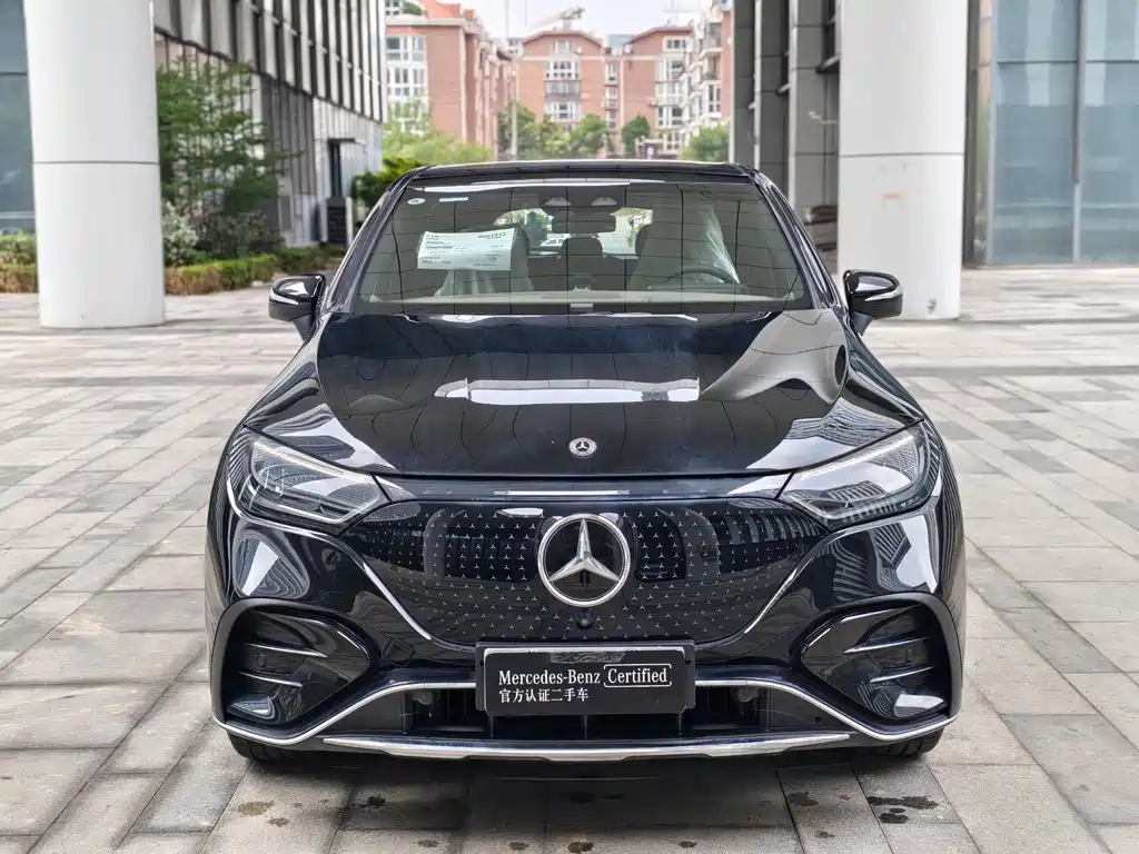 Mercedes-Benz EQE SUV 2025