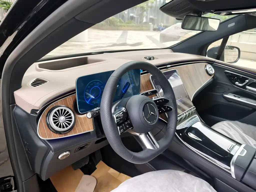 Mercedes-Benz EQE SUV 2025 — фото 13