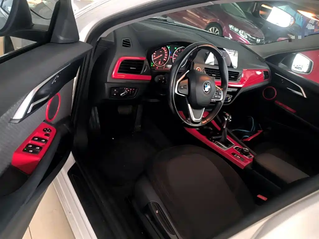 BMW 1 Series 2017 — фото 16