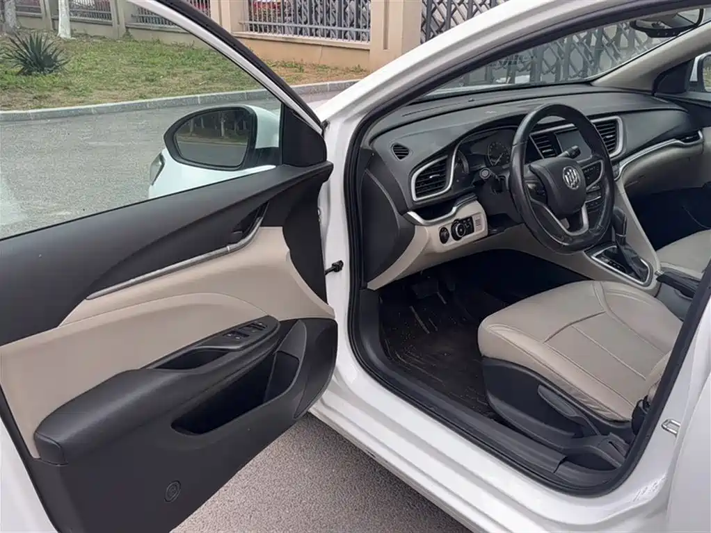 Buick Excelle 2019 — фото 18