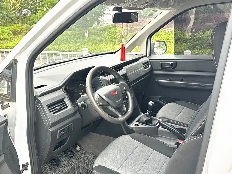 Wuling Hongguang PLUS 2022