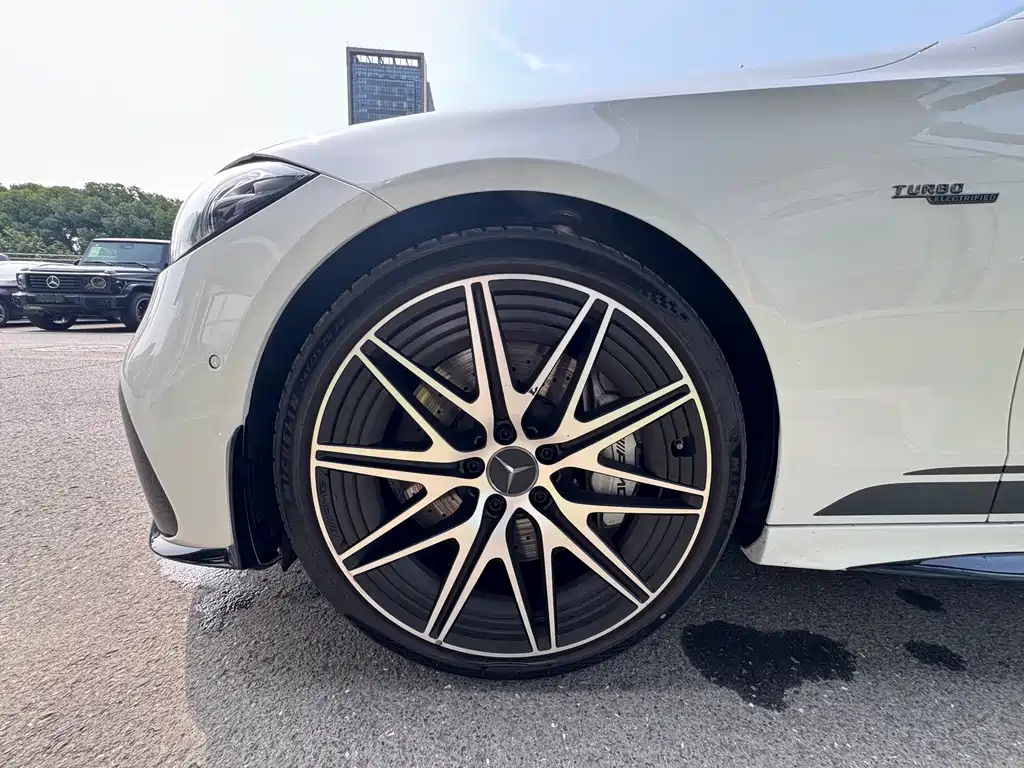 Mercedes-Benz C-Class AMG 2025 — фото 15