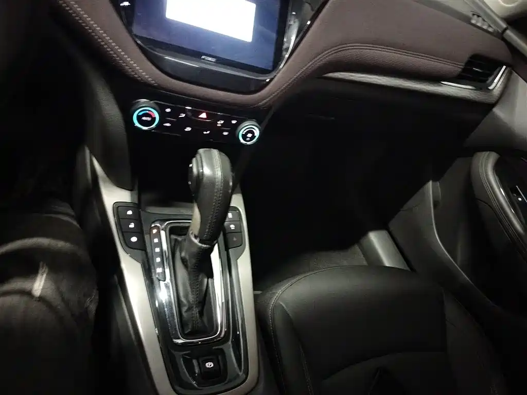 Chevrolet Malibu 2018 — фото 14