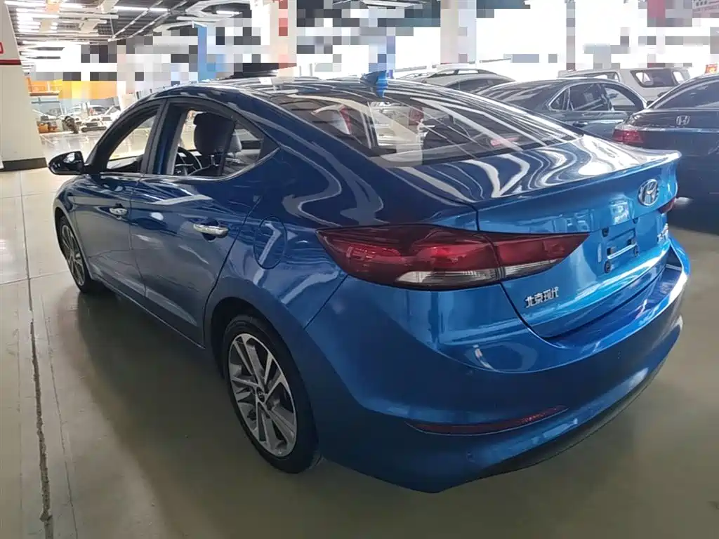 Hyundai Elantra 2017 — фото 5