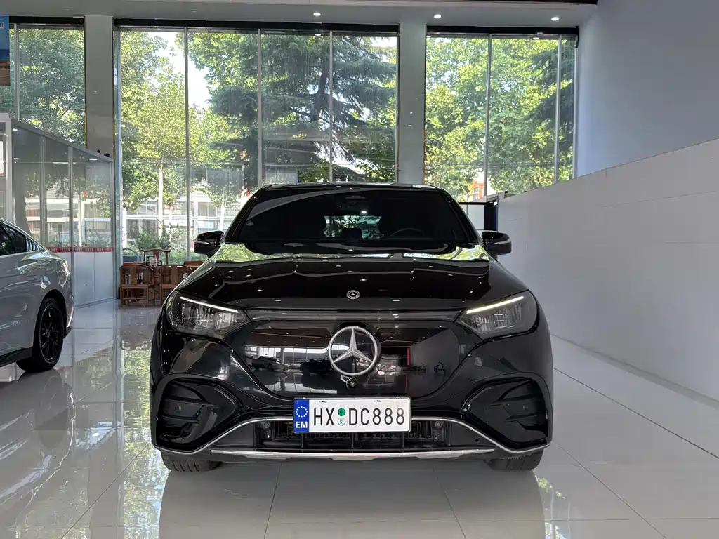 Mercedes-Benz EQE SUV 2023