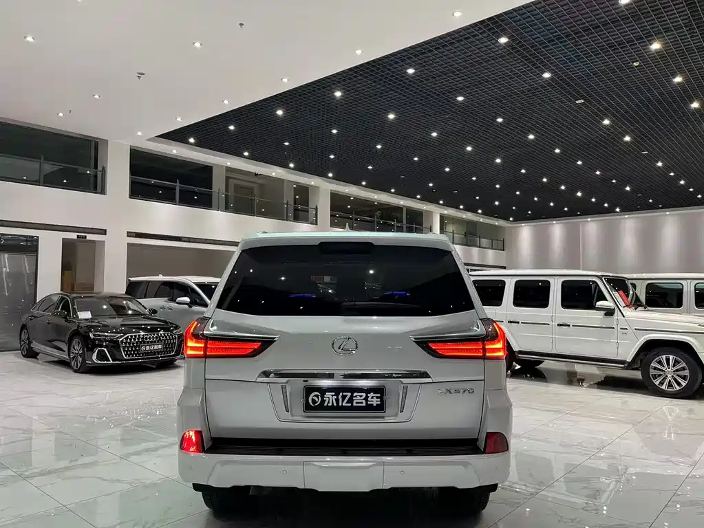 Lexus LX 2022 — фото 13
