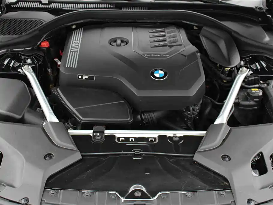 BMW 5 Series 2023 — фото 16