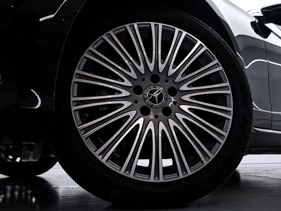 Mercedes-Benz E-Class 2023 — фото 16