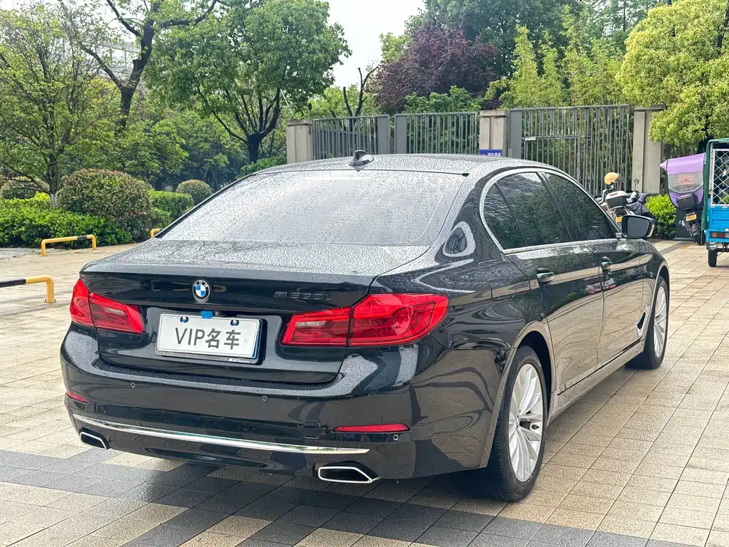 BMW 5 Series 2018 — фото 7