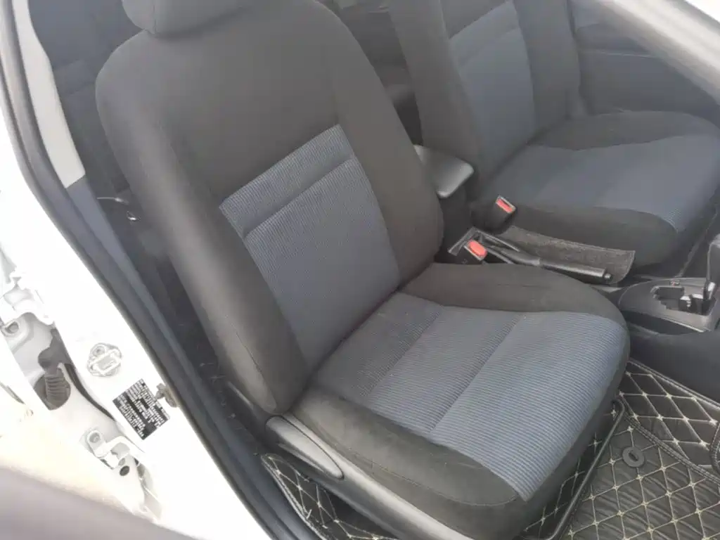 Toyota Yaris L 2019 — фото 20