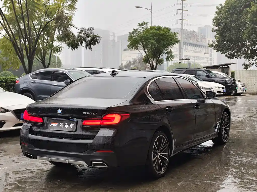BMW 5 Series 2023 — фото 13