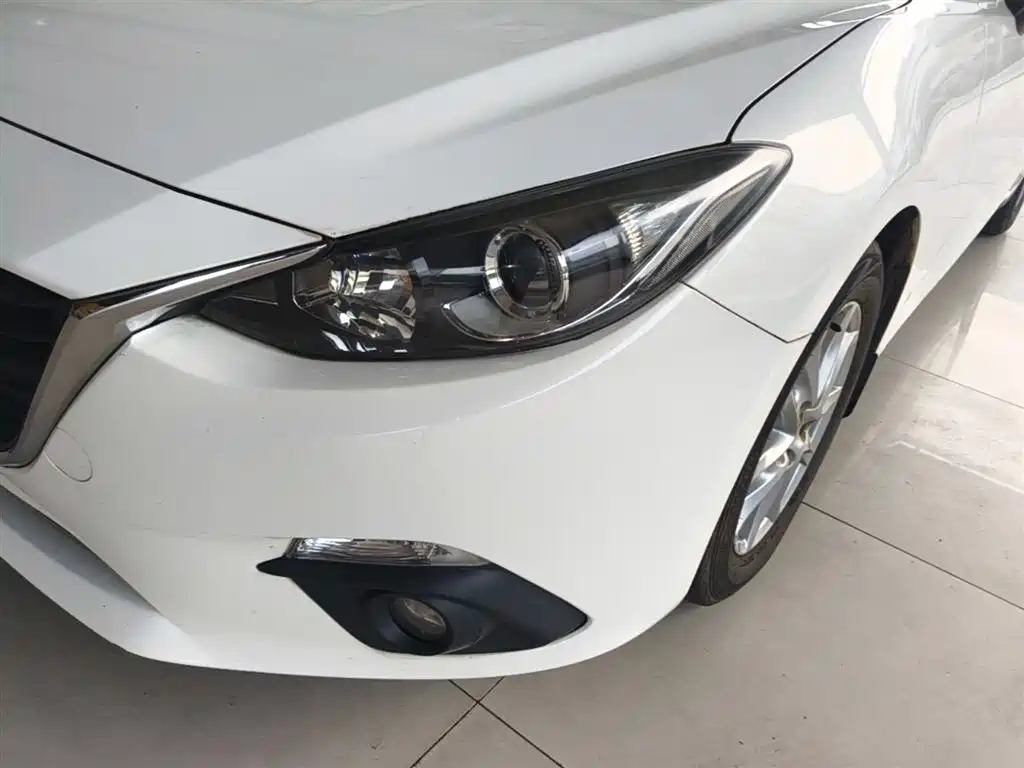 Mazda 3 Axela 2017 — фото 24