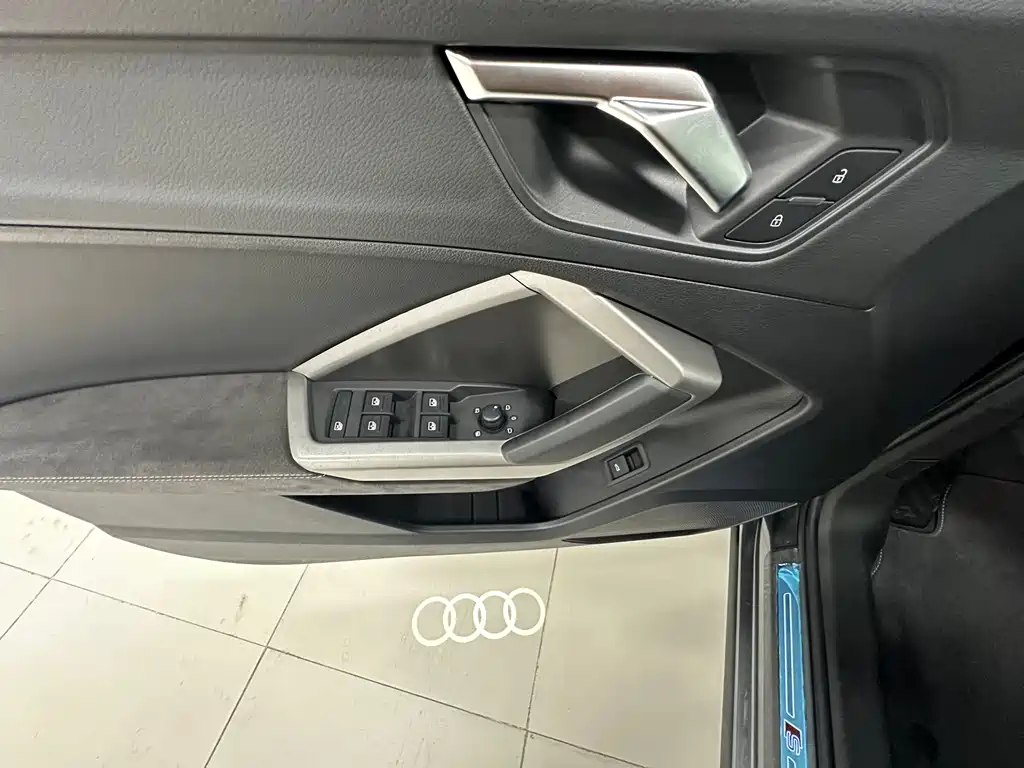 Audi Q3 2022 — фото 19