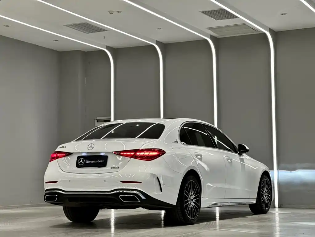 Mercedes-Benz C-Class 2025 — фото 9