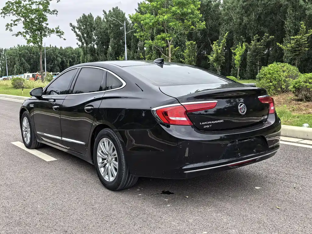 Buick LaCrosse 2018 — фото 20