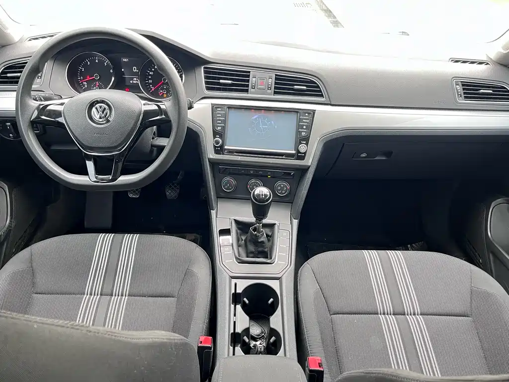Volkswagen Lamando 2015 — фото 10