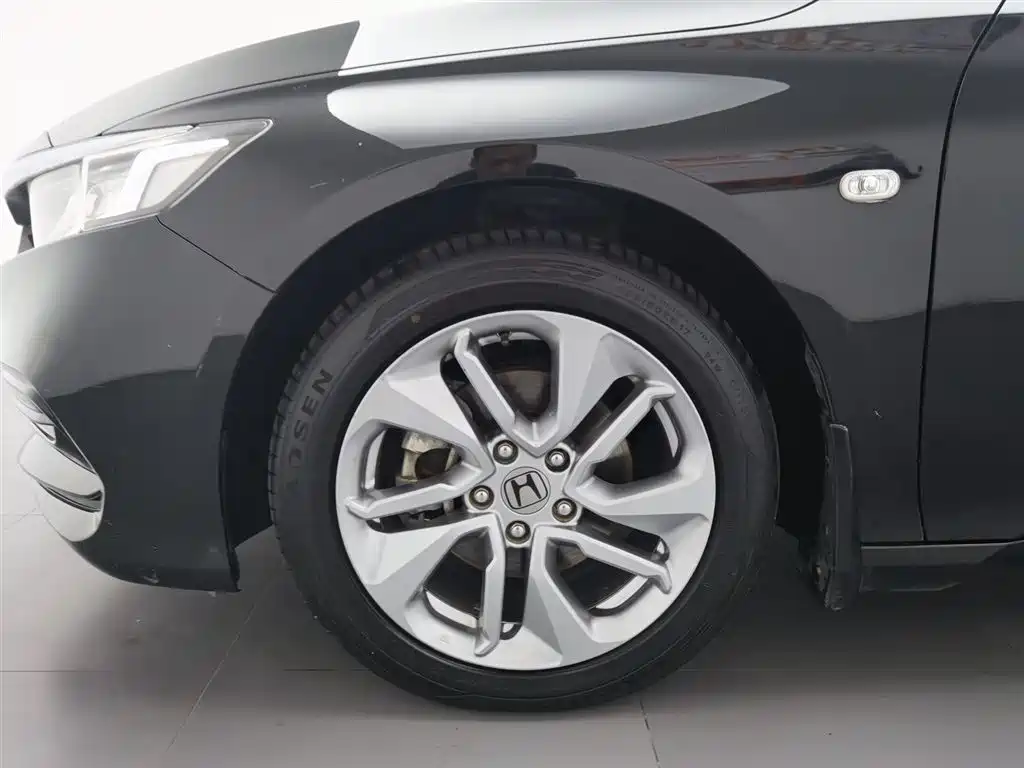 Honda Accord 2018 — фото 17