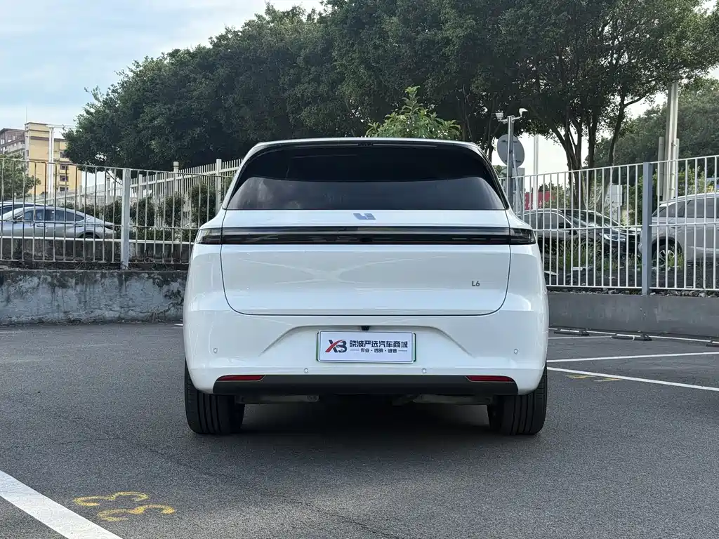 Li Auto Li L6 2025