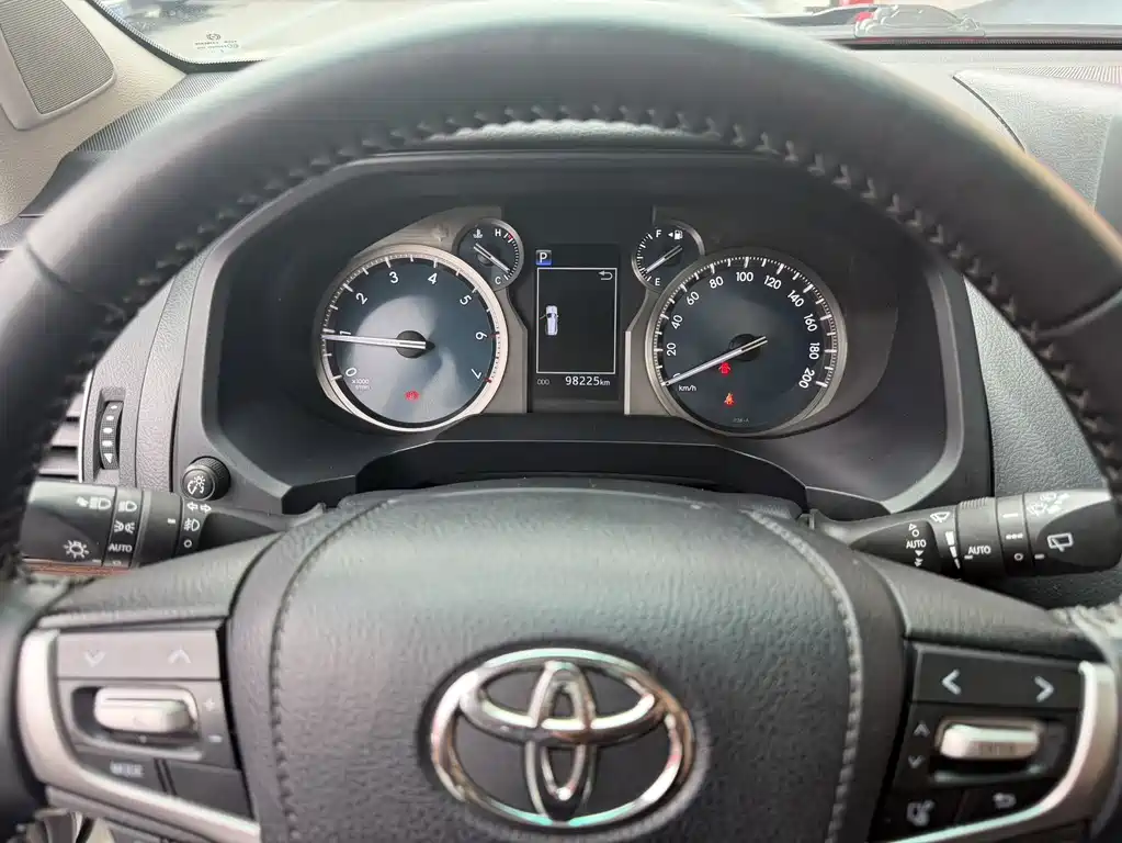 Toyota Prado 2019 — фото 16
