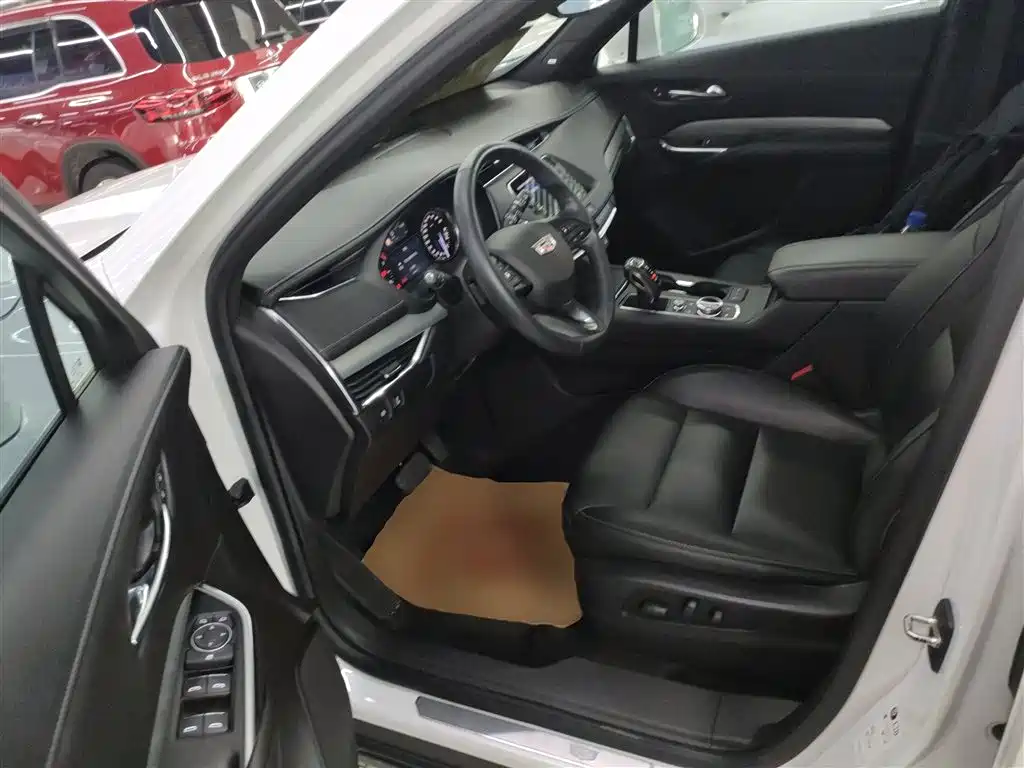 Cadillac XT4 2019 — фото 15