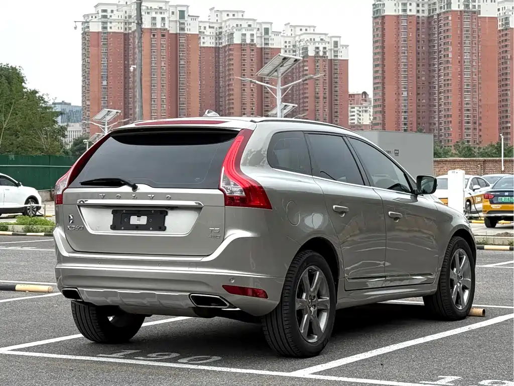 Volvo XC60 2015 — фото 4