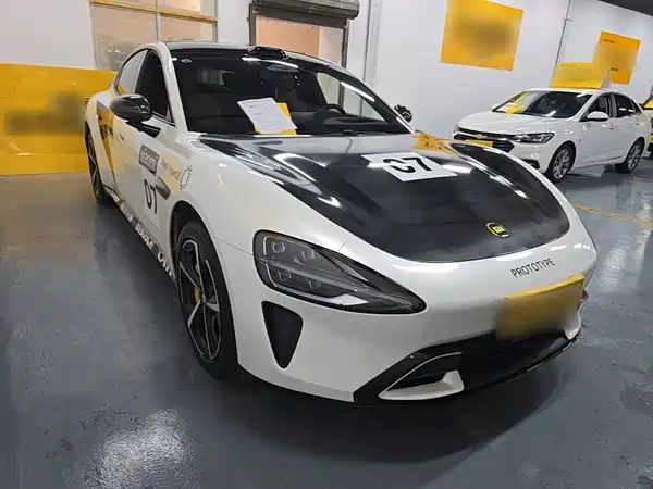 Xiaomi SU7 2025