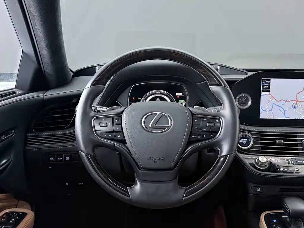 Lexus LS 2021 — фото 13