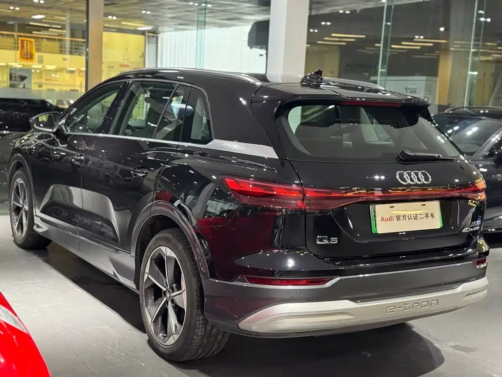 Audi Q5 e-tron 2024
