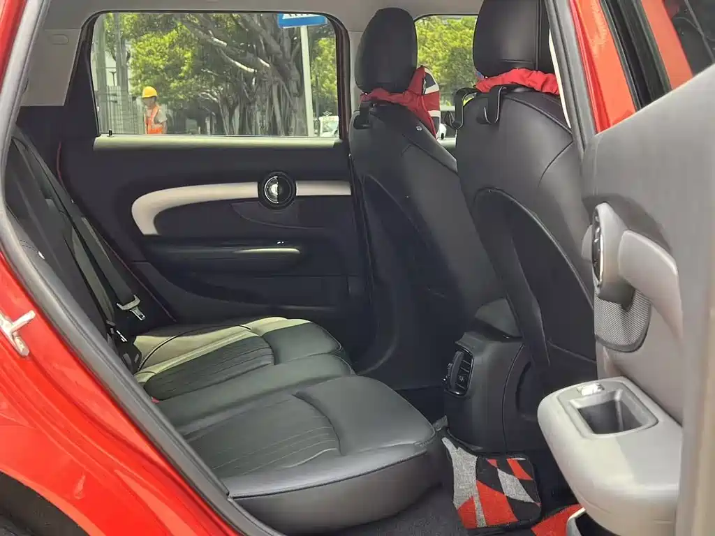 MINI Clubman 2021 — фото 12