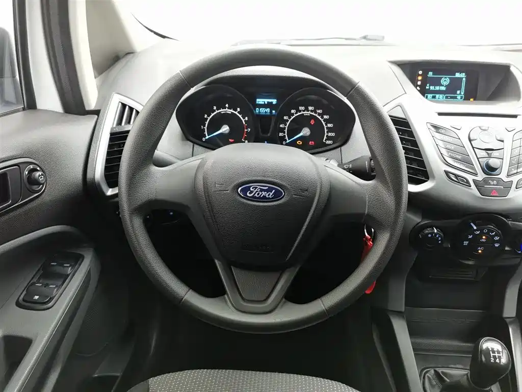 Ford Ecosport 2017 — фото 11