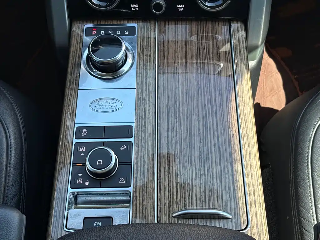 Land Rover Range Rover 2019 — фото 12