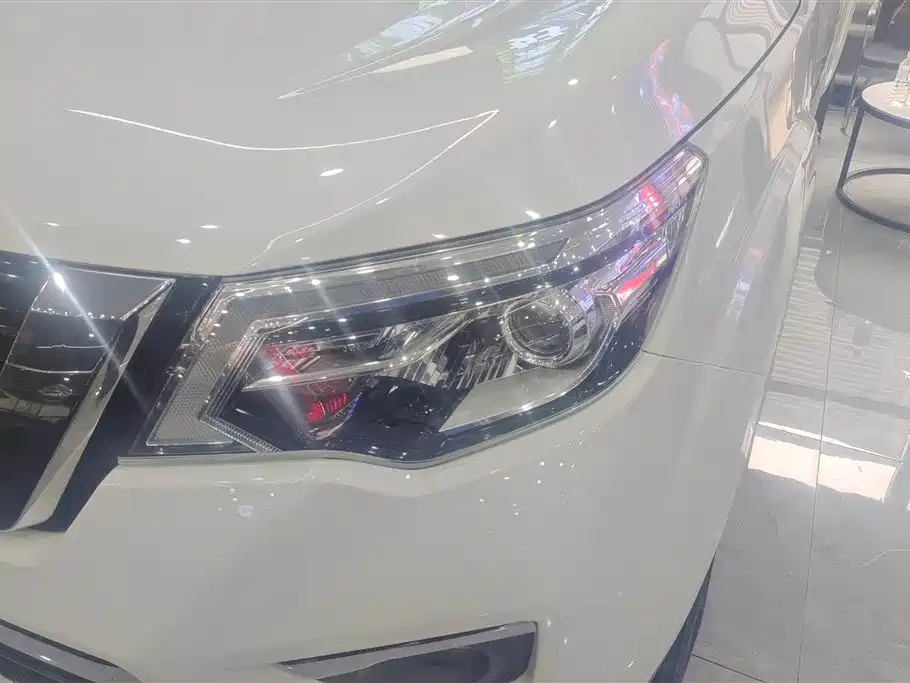 Nissan Terra 2019