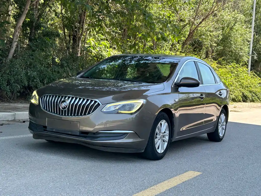 Buick Excelle 2016 — фото 1