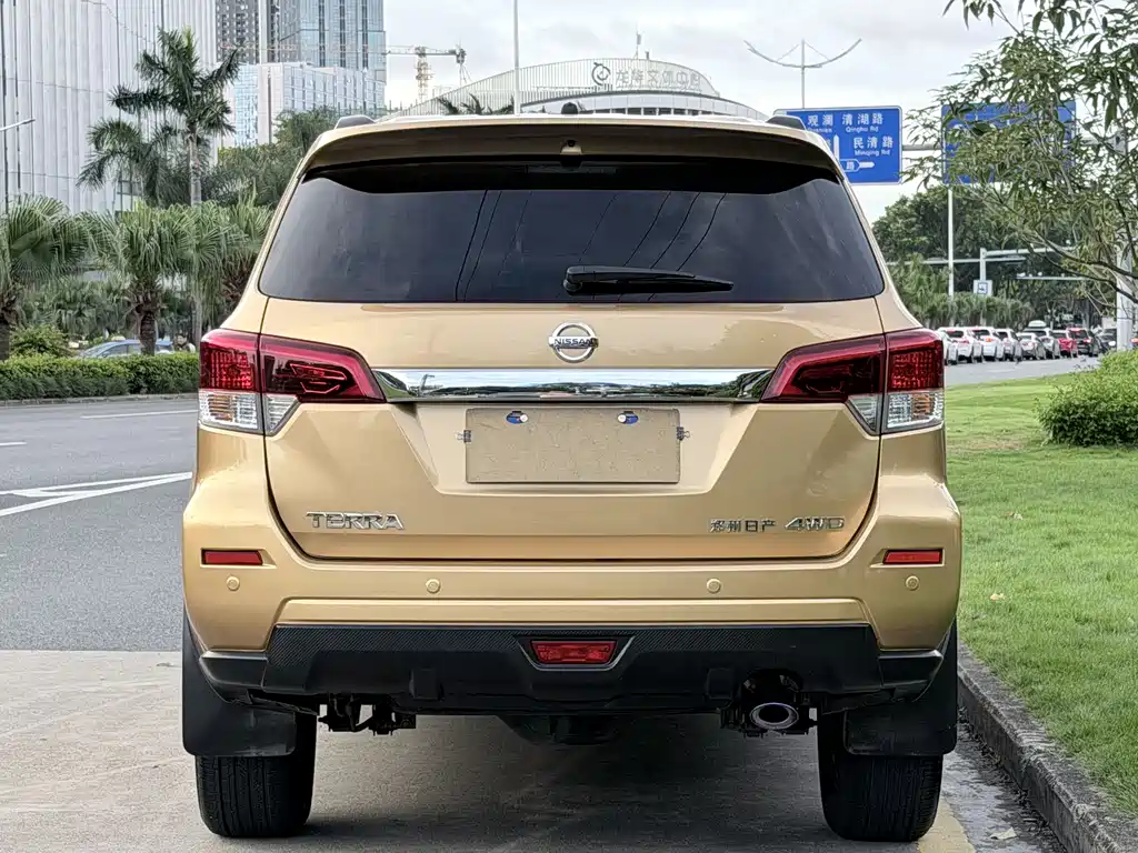 Nissan Terra 2018