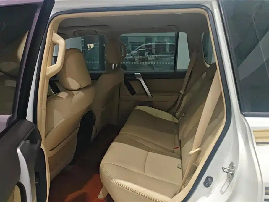 Toyota Prado 2015 — фото 11