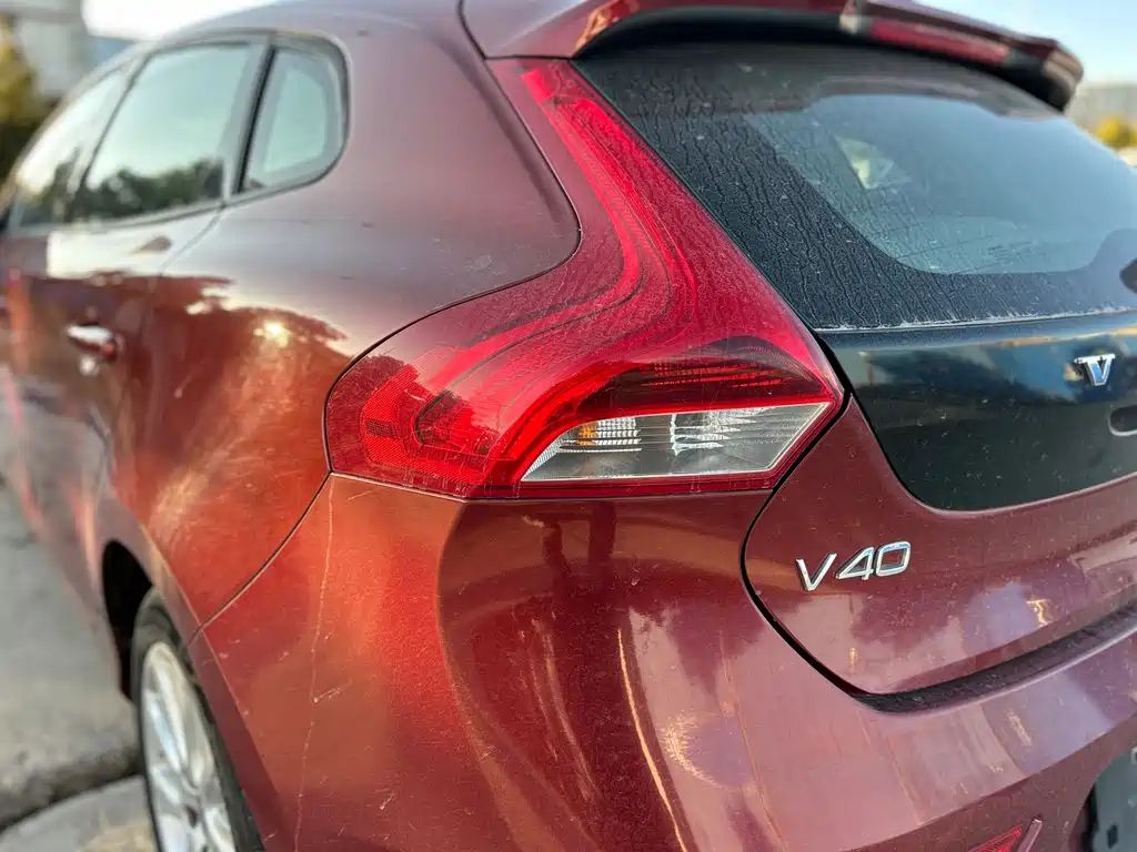 Volvo V40 2015 — фото 8