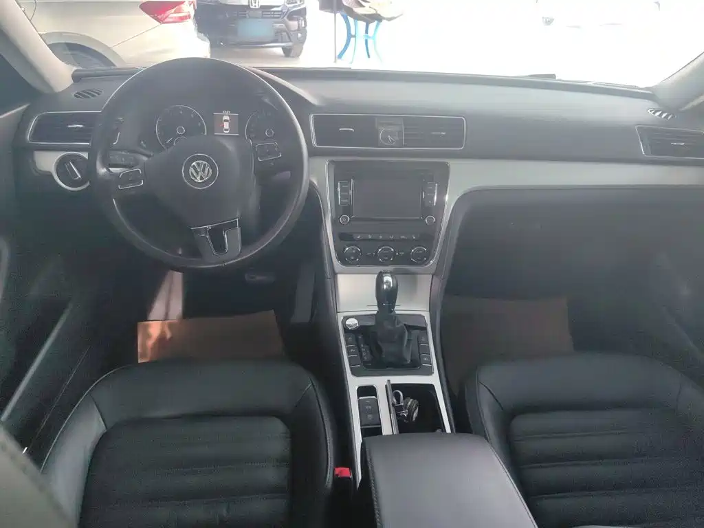 Volkswagen Passat 2015 — фото 14