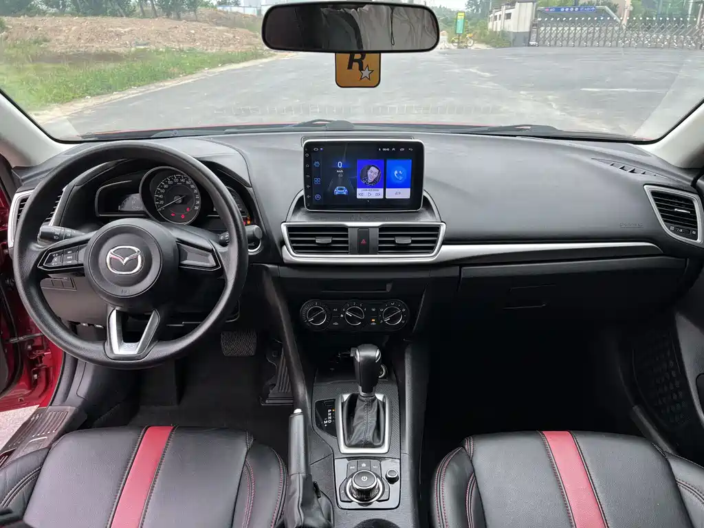 Mazda 3 Axela 2019 — фото 12