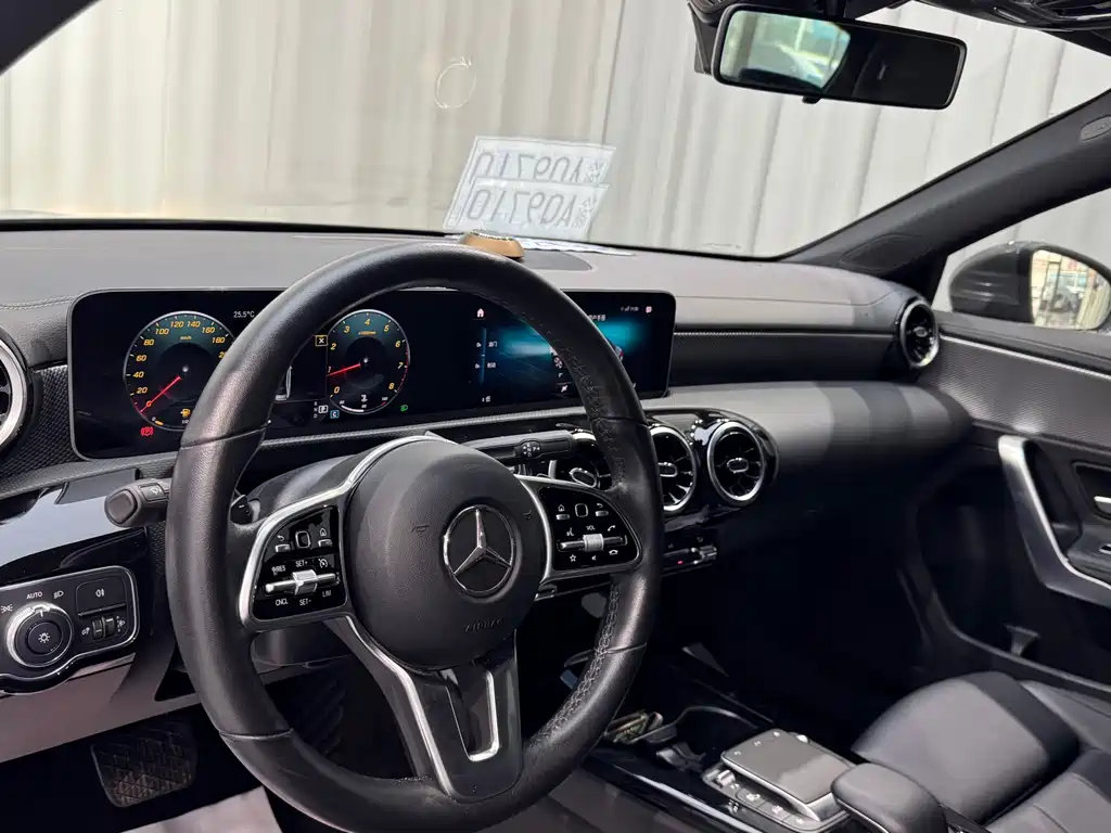 Mercedes-Benz A-Class 2020 — фото 9