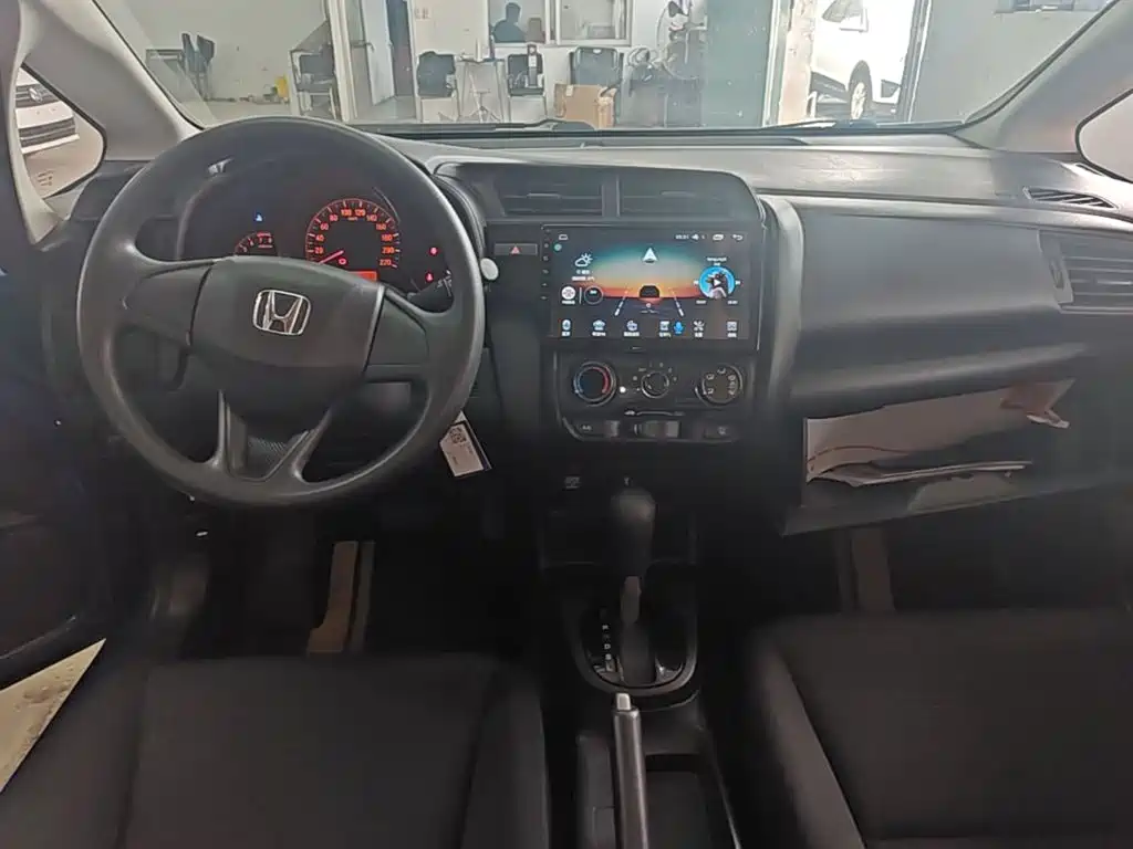 Honda Fit 2018 — фото 10