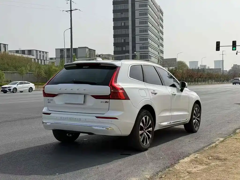Volvo XC60 2024 — фото 7