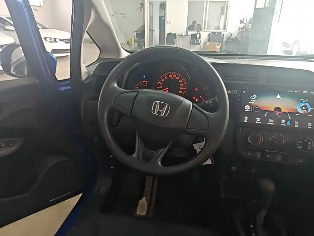 Honda Fit 2018 — фото 11