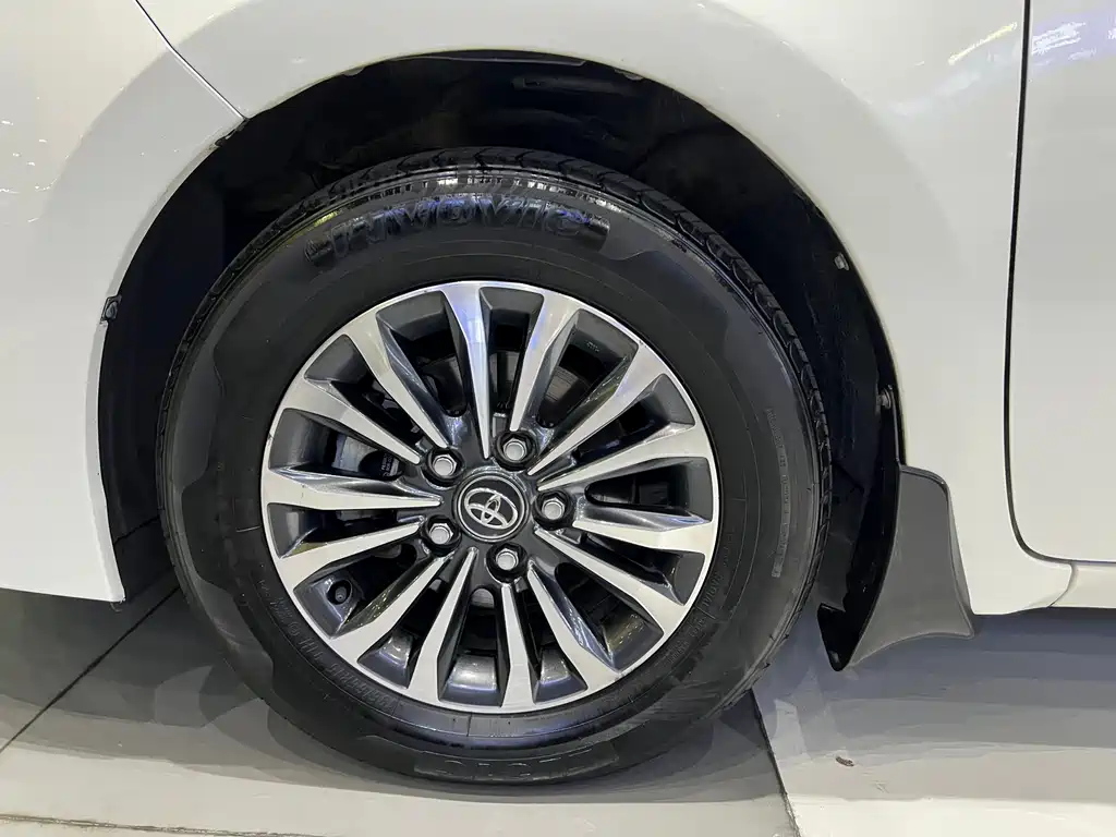 Toyota Corolla 2017 — фото 17