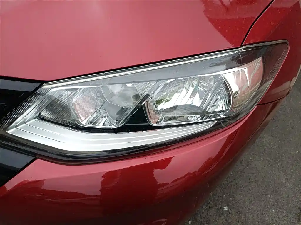 Nissan Tiida 2017 — фото 18