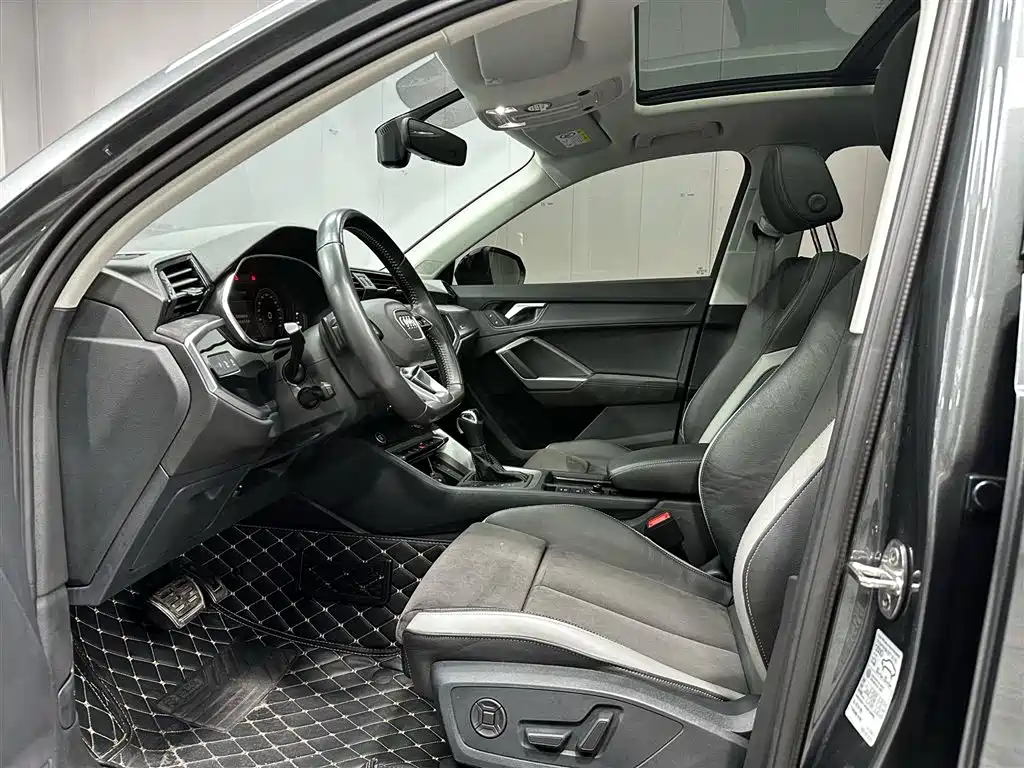 Audi Q3 2022 — фото 10