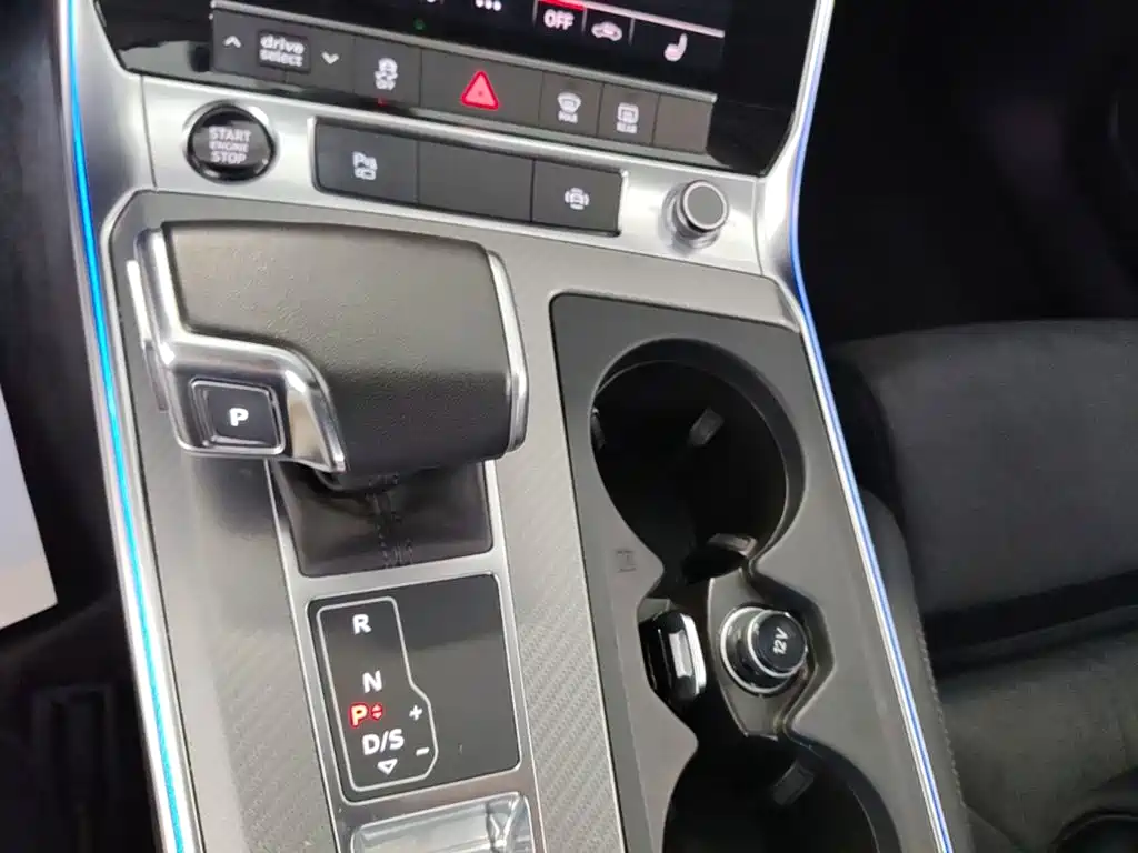 Audi A6 2023 — фото 21