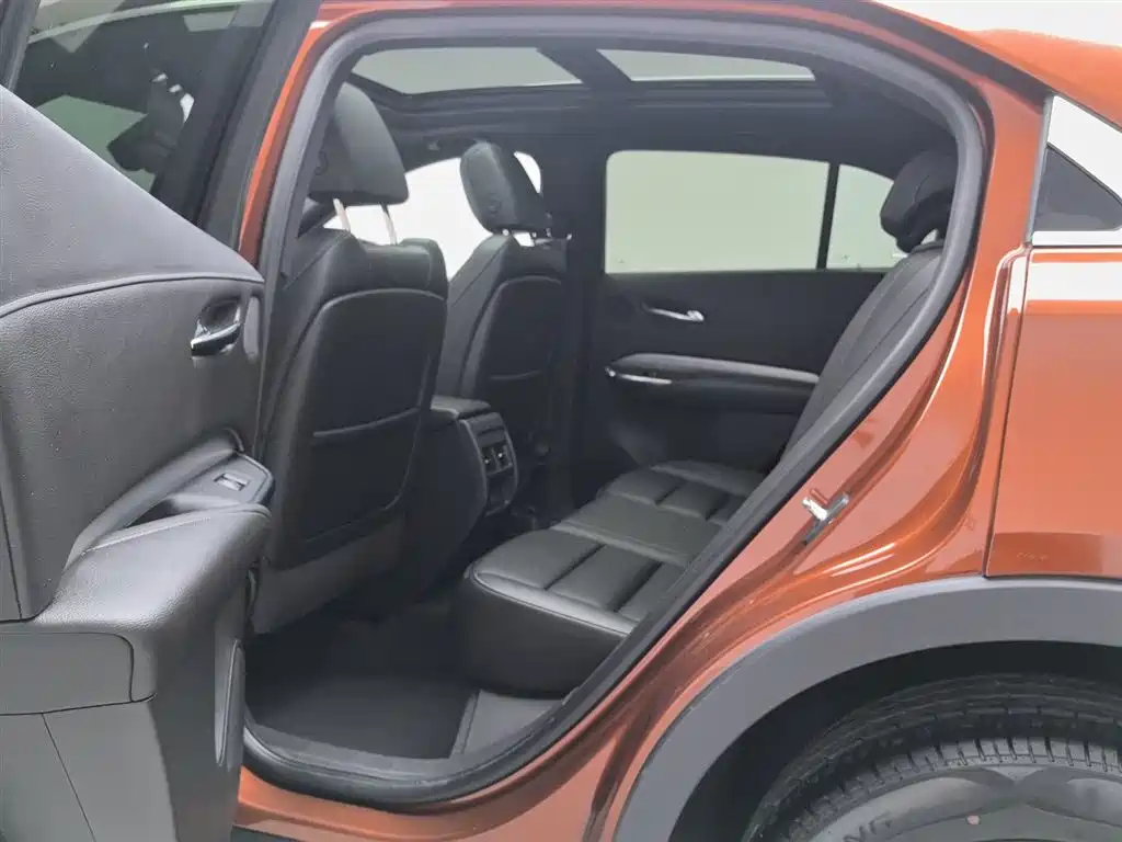 Cadillac XT4 2019 — фото 15