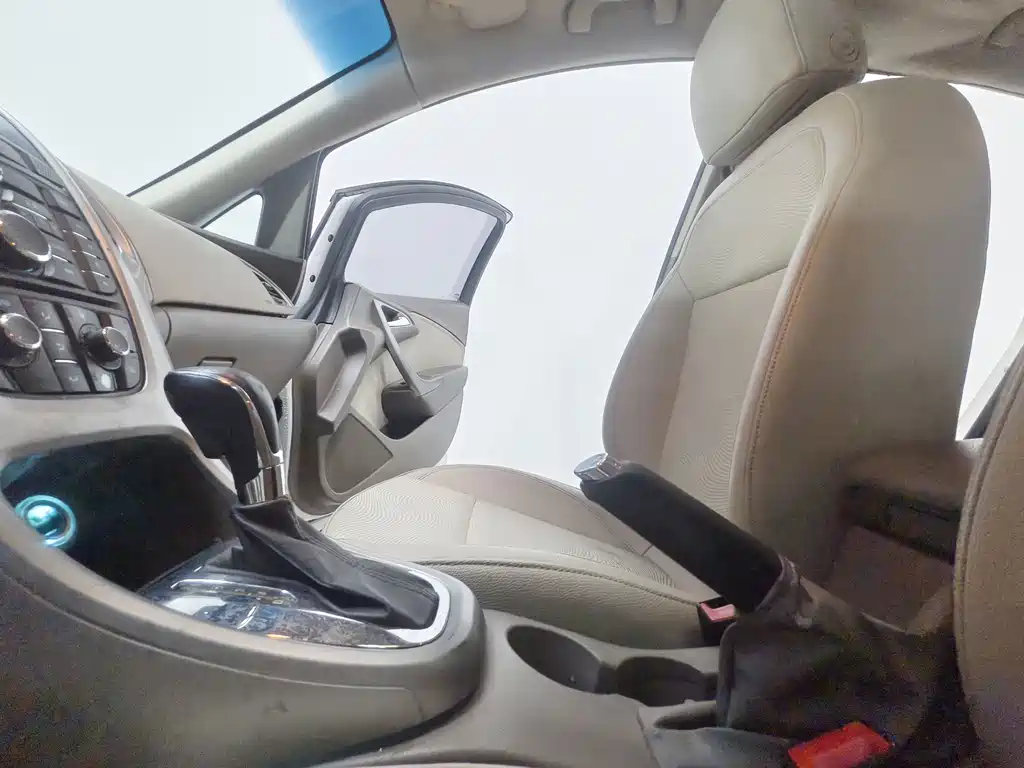 Buick Excelle GT 2013 — фото 12