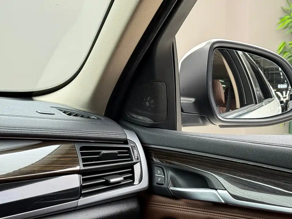 BMW X6 2015 — фото 11